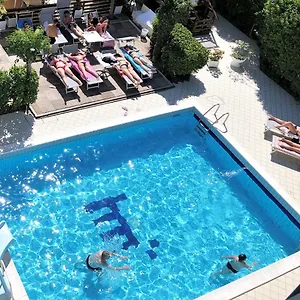 Hotel Marzia Con Piscina Hotel